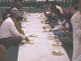 prasadam.jpg (14601 bytes)